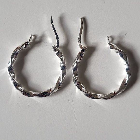 Sterling Silver Wave Hoop Earrings NWOT - Picture 3 of 4
